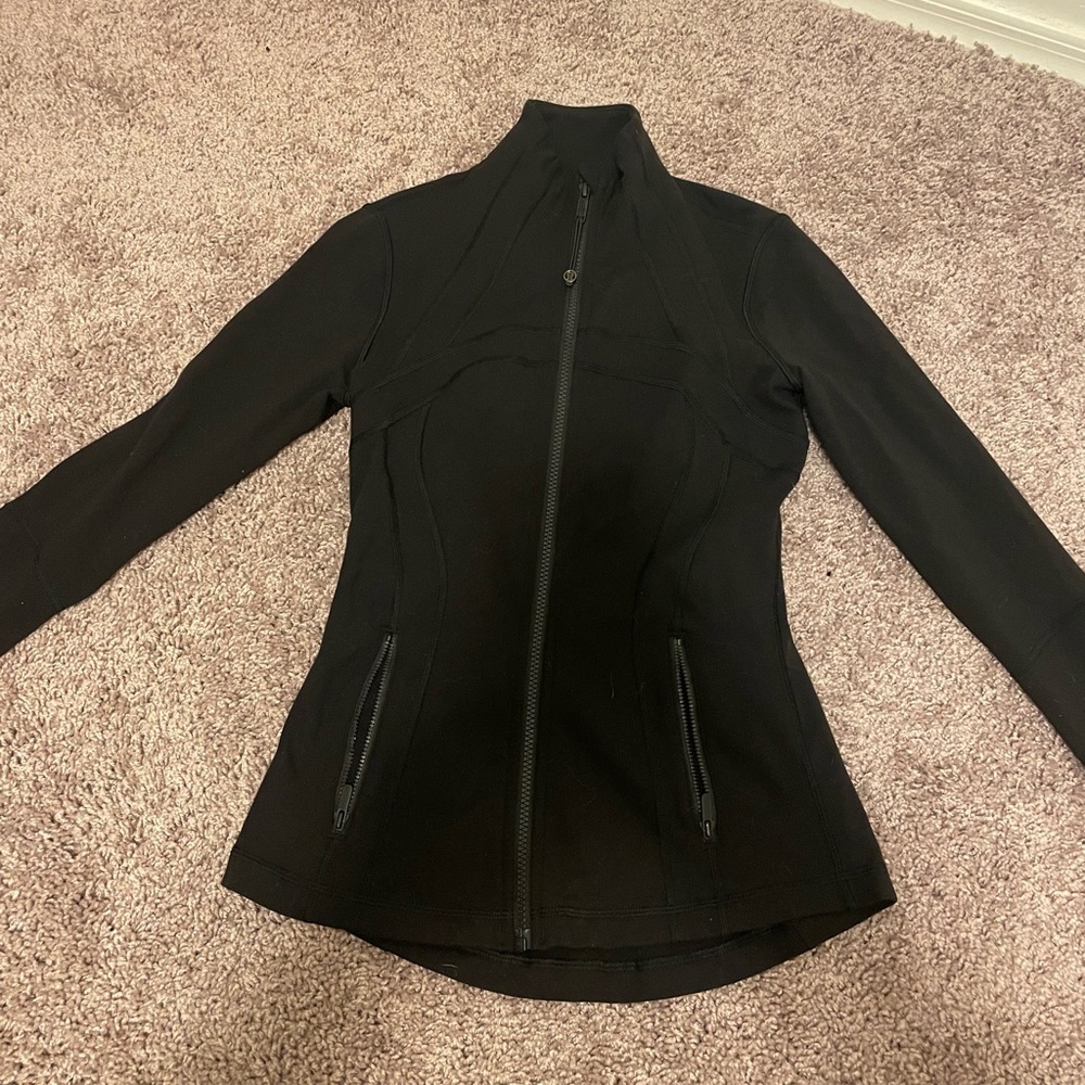 Lululemon size 4 athletic top running coat